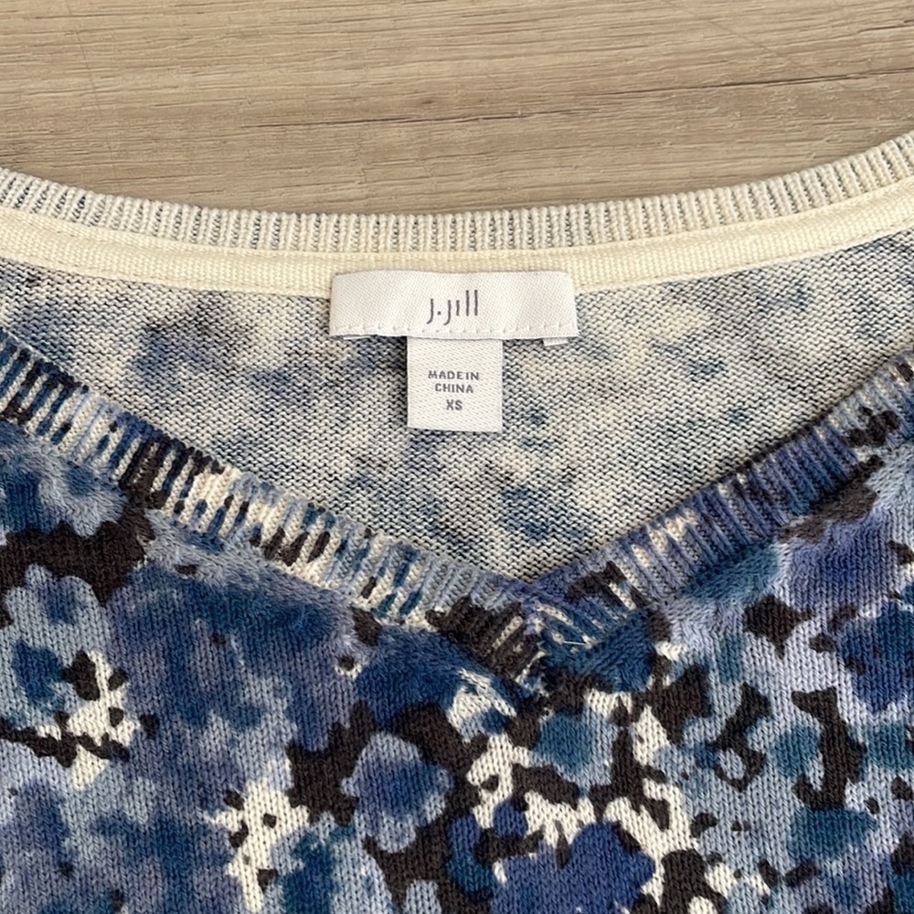 J.jill sweater like new xs floral - Picture 2 of 3